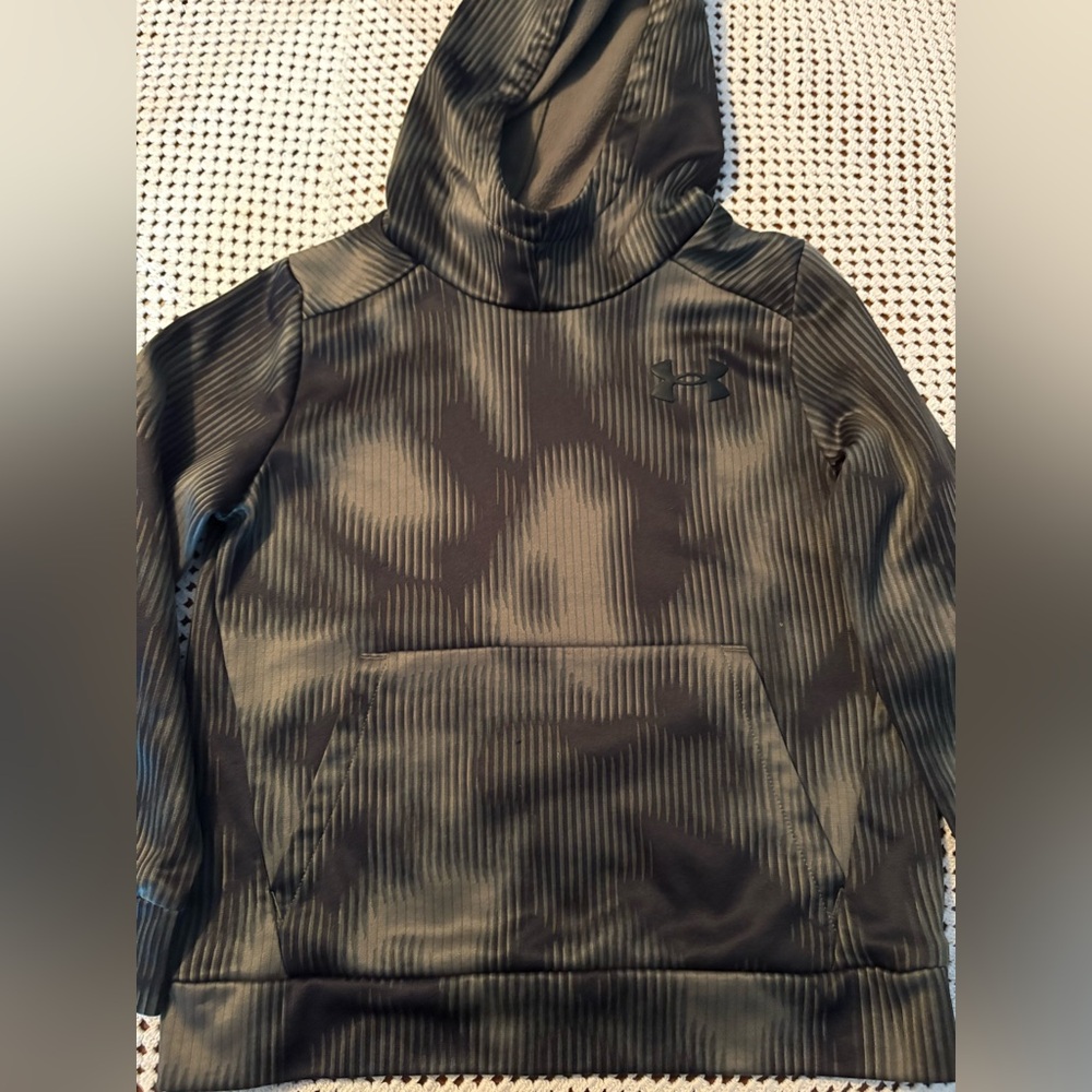 Kids Under Armour Camouflage Hoodie in Black/Green XS (5-6) Lightweight Pullover